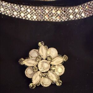 Vintage.   Silver and White Floral Brooch